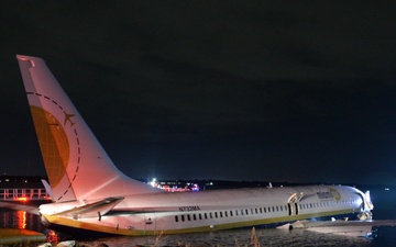 Contract plane slides off runway at NAS Jacksonville