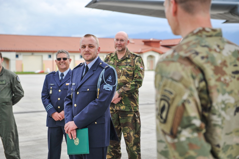 Dutch Soldier delivers message
