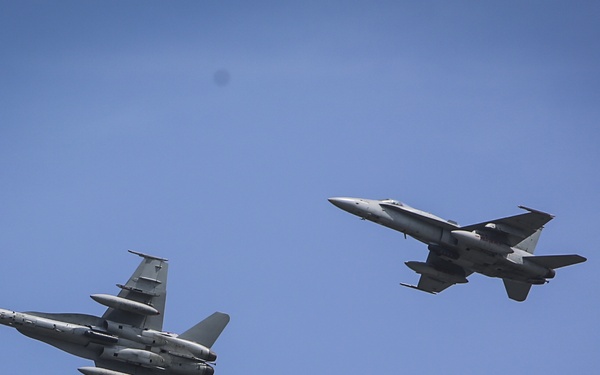 JMSDF, MCAS Iwakuni take Friendship Day 2019 to new altitudes