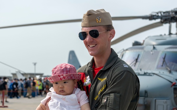 JMSDF, MCAS Iwakuni take Friendship Day 2019 to new altitudes