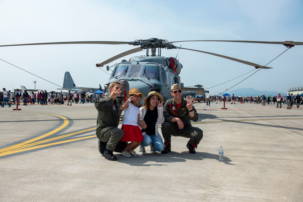 JMSDF, MCAS Iwakuni take Friendship Day 2019 to new altitudes