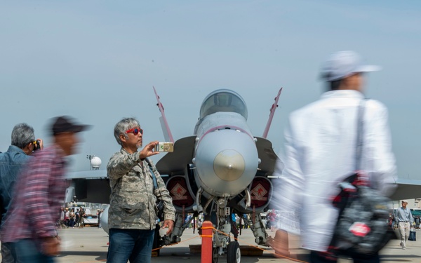 JMSDF, MCAS Iwakuni take Friendship Day 2019 to new altitudes
