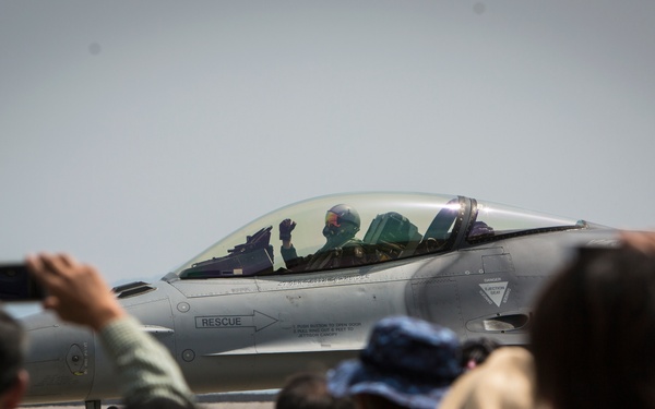 JMSDF, MCAS Iwakuni take Friendship Day 2019 to new altitudes