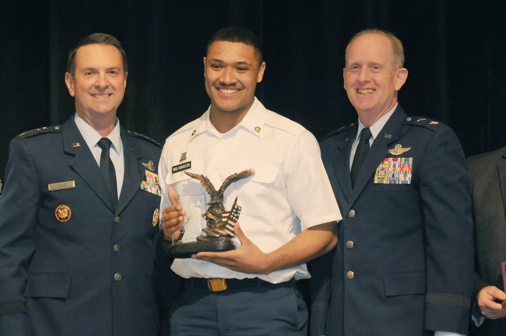 Guard plays crucial role in national defense, Guard chief says during visit to Wisconsin