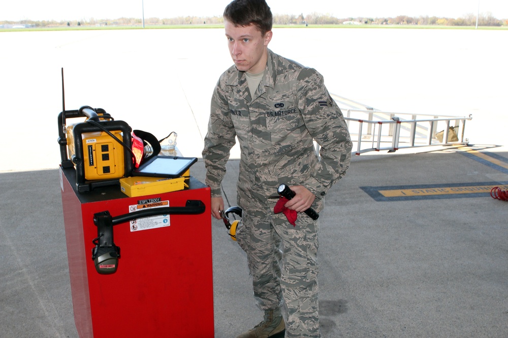A-10 crew chief training