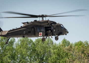 U.S. Army Reserve Soldiers perform air evacuation training at Guardian Response 19