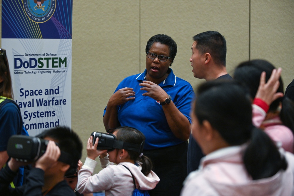 Navy League and Office of Naval Research Sea-Air-Space STEM Expo