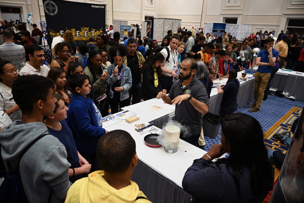 Navy League and Office of Naval Research Sea-Air-Space STEM Expo