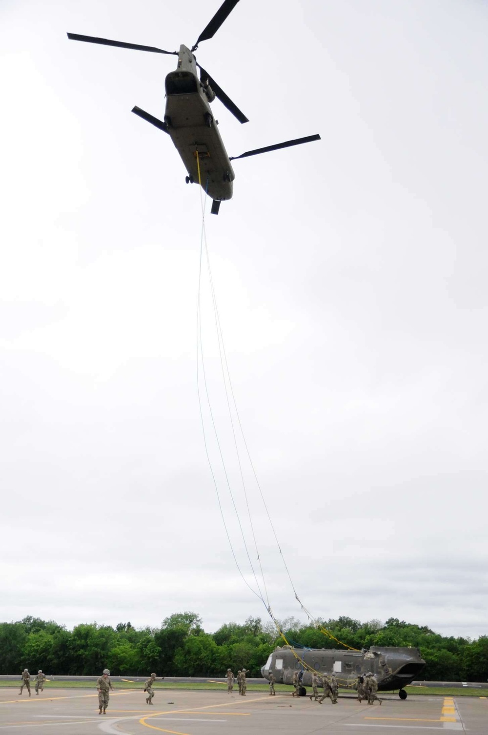 Oklahoma Guardsmen take flight in aircraft recovery training