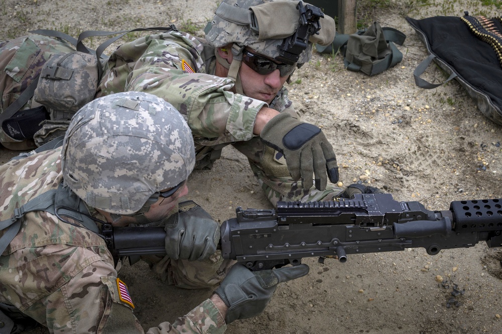 IALC students fire M240B machine guns