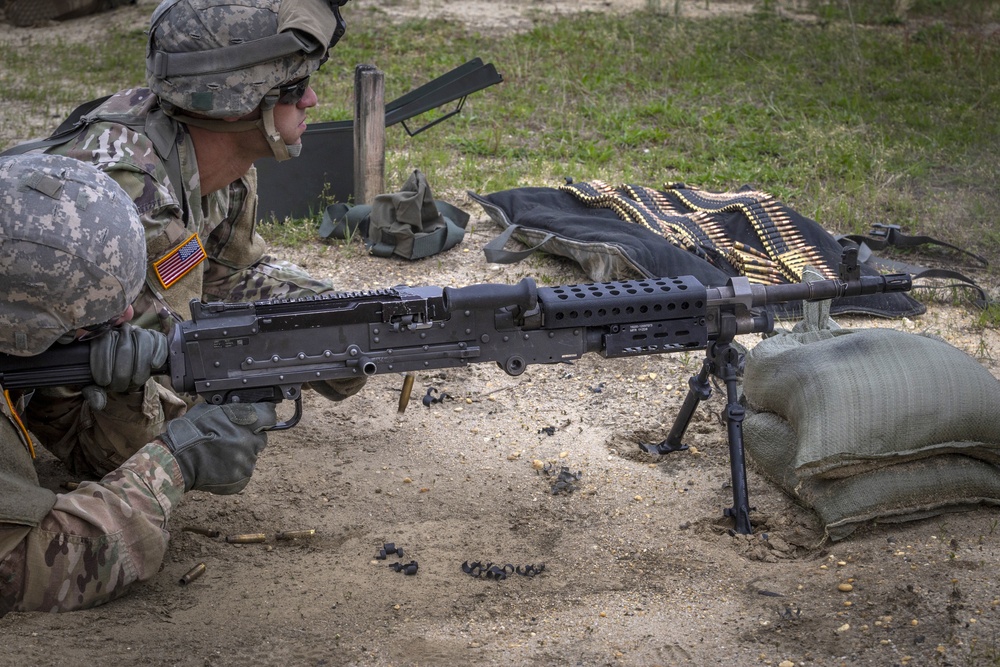 IALC students fire M240B machine guns