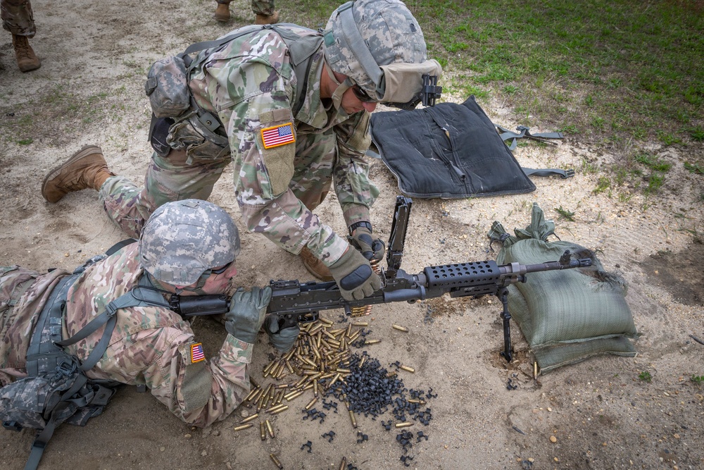 IALC students fire M240B machine guns