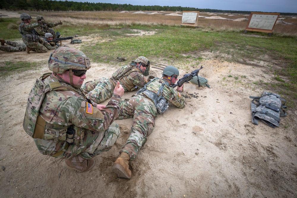 IALC students fire M240B machine guns