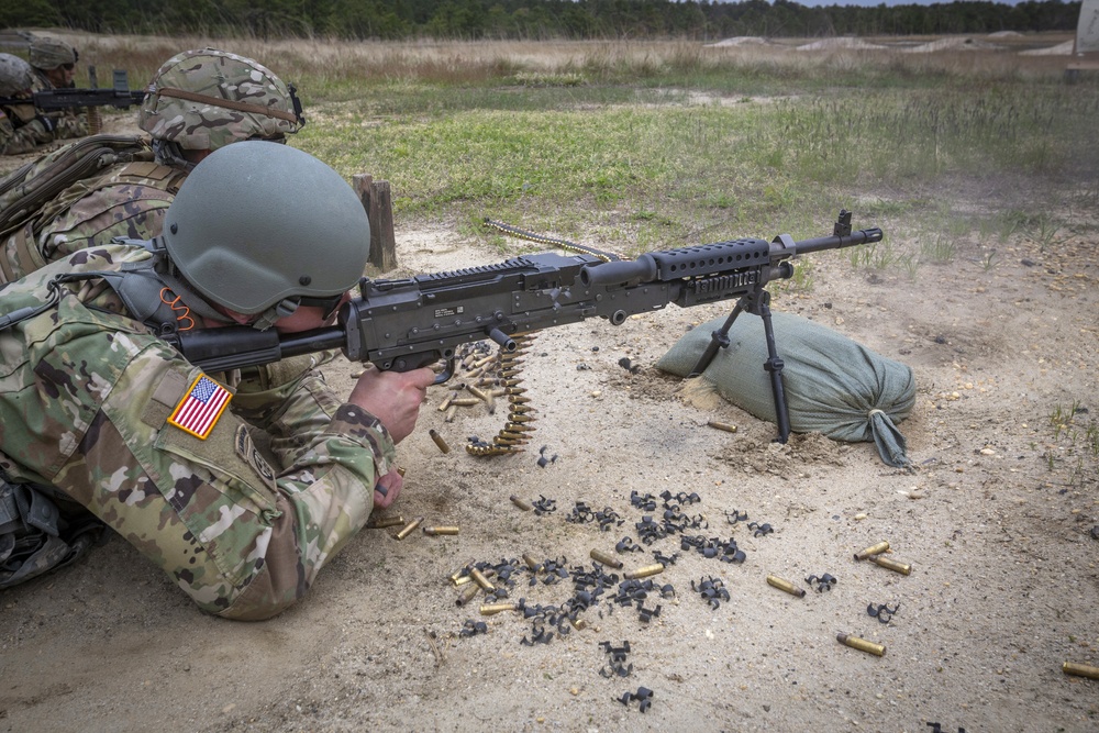 IALC students fire M240B machine guns