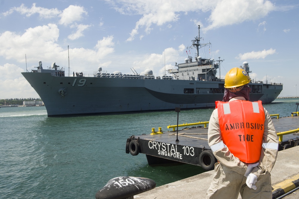 USS Blue Ridge (LCC 19) Arrives in Singapore