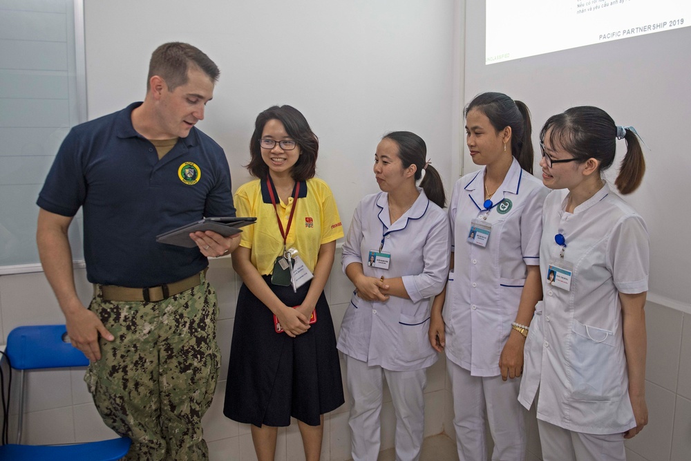 PP19 Medical side-by-side at Phu Yen General Hospital