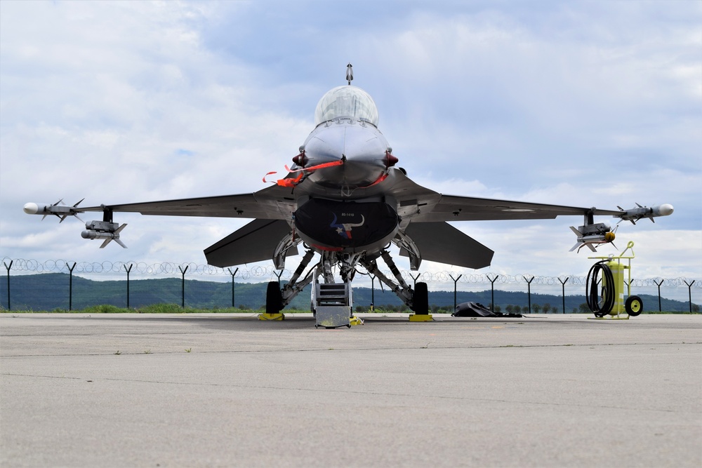 U.S. Air Force Reserve F-16C Fighting Falcons arrive in Romania for Theater Security Package 19.1