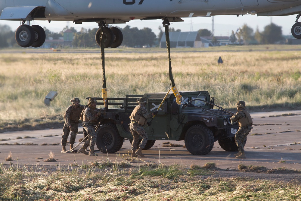 LCE, ACE Conduct External Lift Training