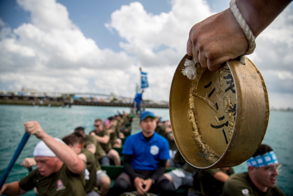 “Haarii!” Marines, sailors compete in annual Okinawan dragon boat race