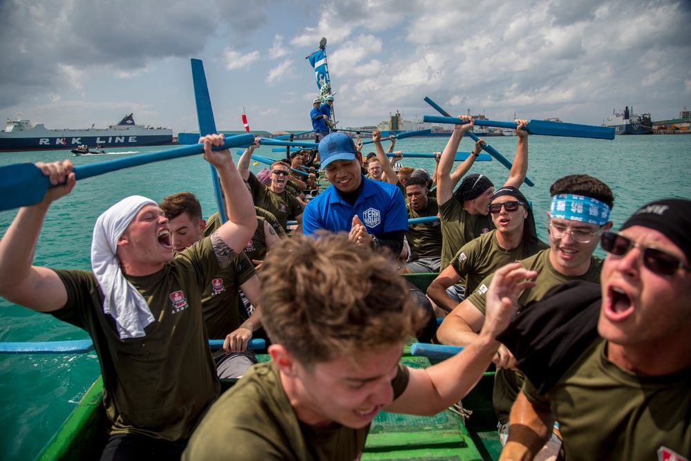 “Haarii!” Marines, sailors compete in annual Okinawan dragon boat race