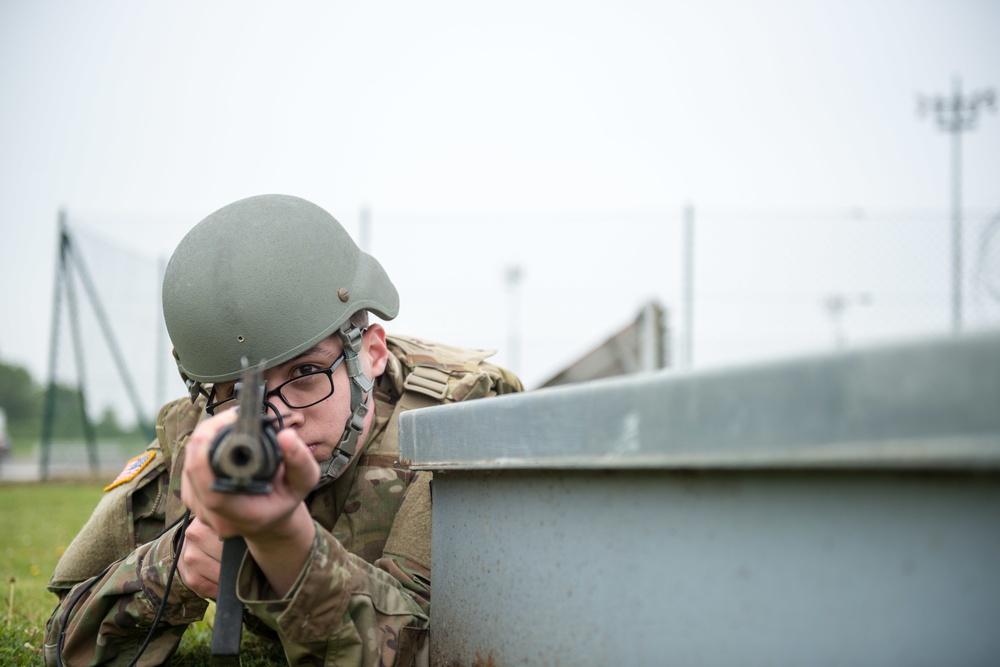 39th Strategic Signal Battalion Practices Warrior Tasks