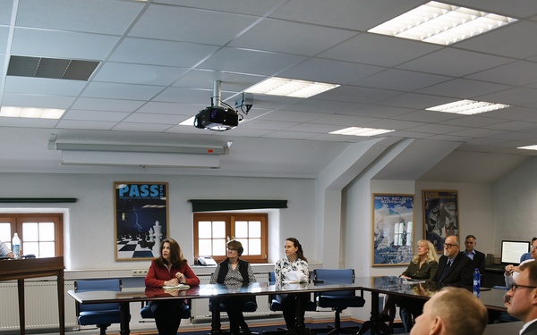 Marshall Center’s Faculty Roundtable Addresses Today’s Security Trends, Threats