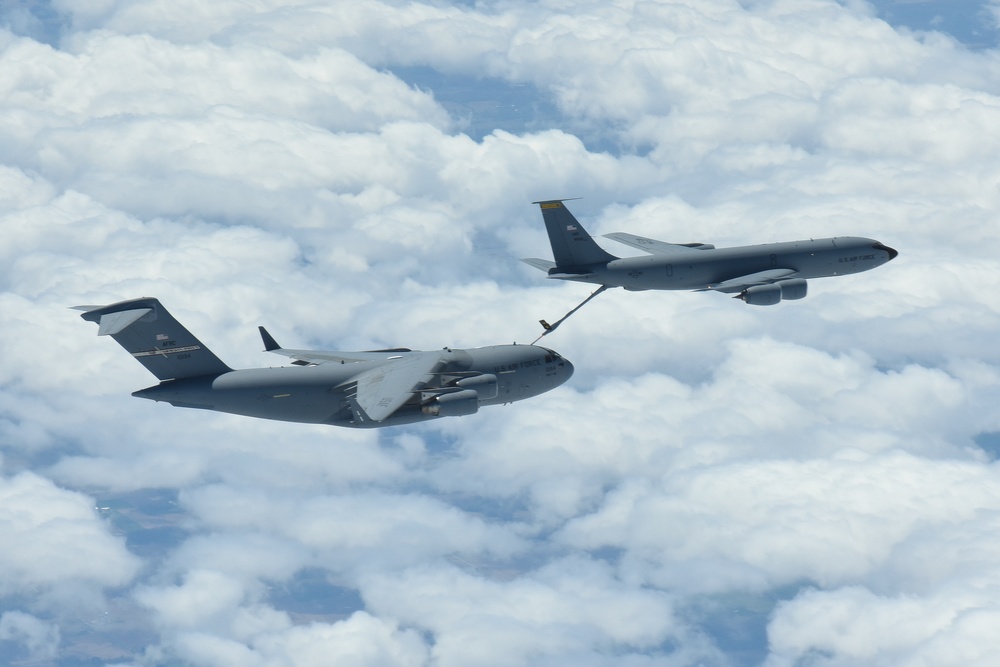 DVIDS - Images - 171st Air Refueling Wing: Full Service at 20,000 Feet ...