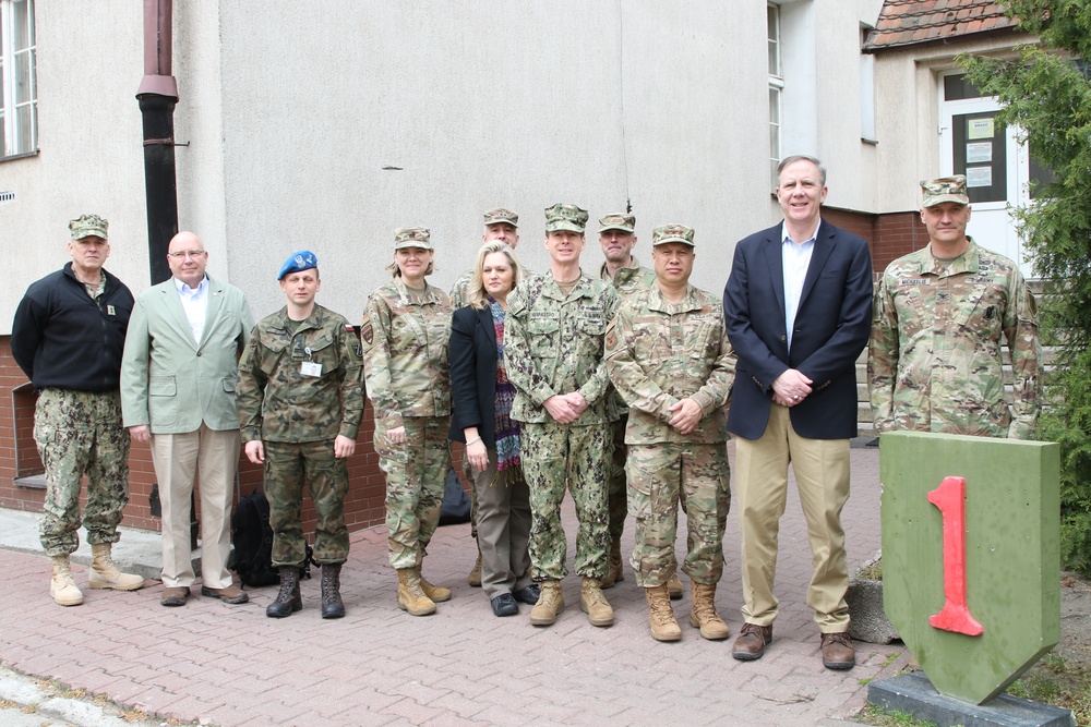 Key leaders visit Poznan and Powidz bases