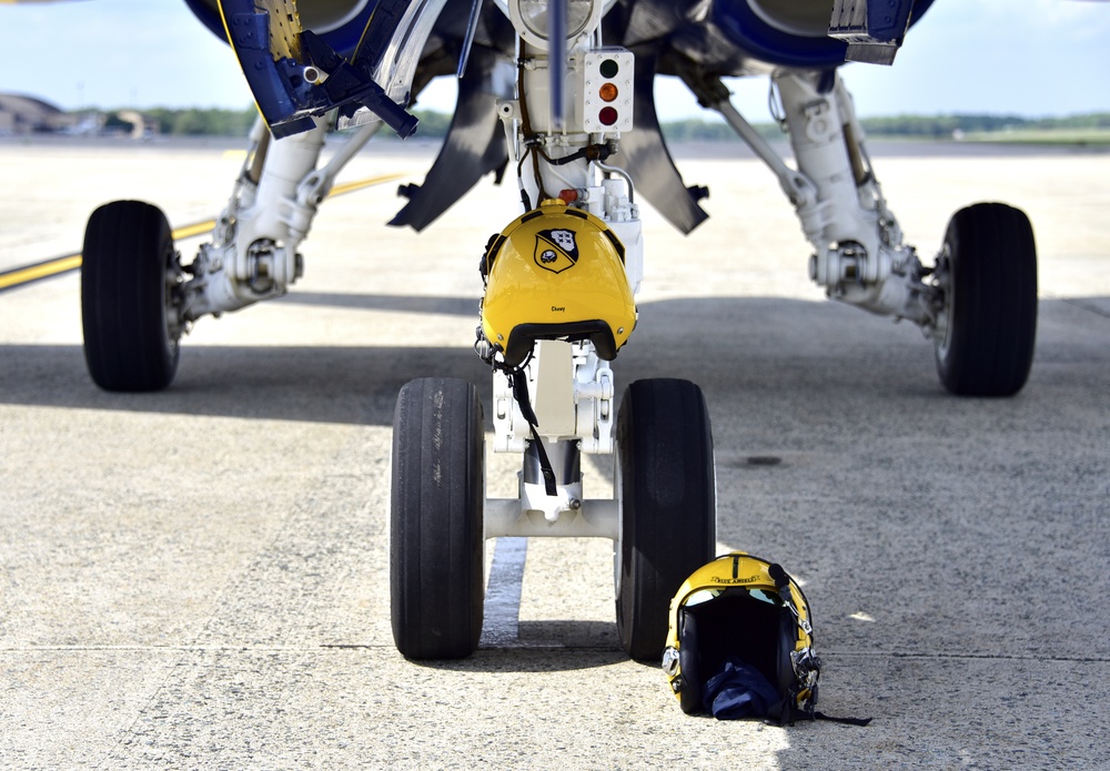 Blue Angels arrive at JBA