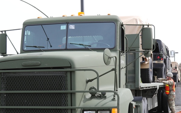 364th ESC Soldiers Move the Army during Nationwide Move