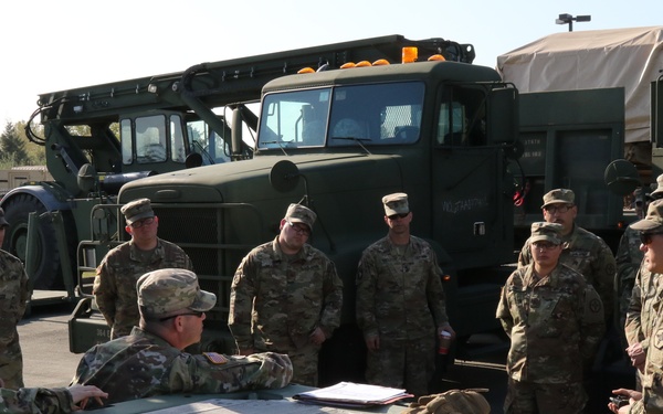 364th ESC Soldiers Move the Army during Nationwide Move
