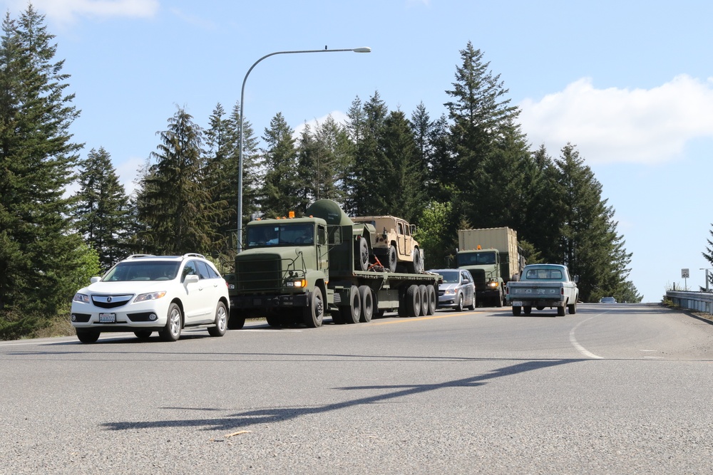 364th ESC Soldiers Move the Army during Nationwide Move