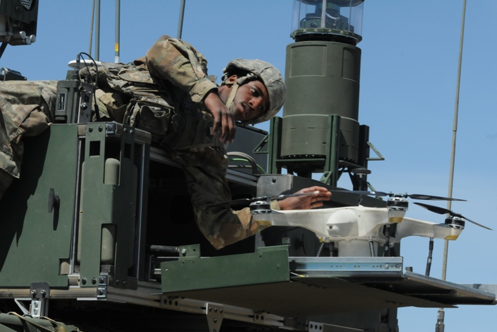 U.S. Army Soldiers and Marines participate in Joint Warfighting Assessment 19