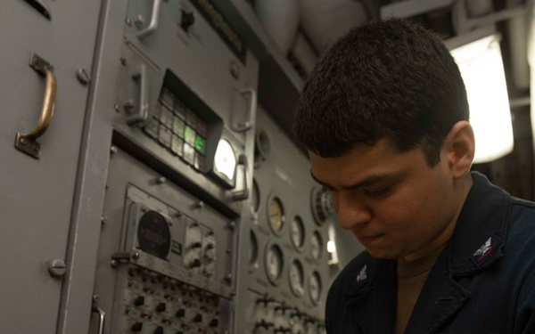USS Dwight D. Eisenhower (CVN 69)