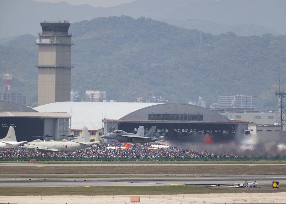 JMSDF, MCAS Iwakuni take Friendship Day 2019 to new altitudes