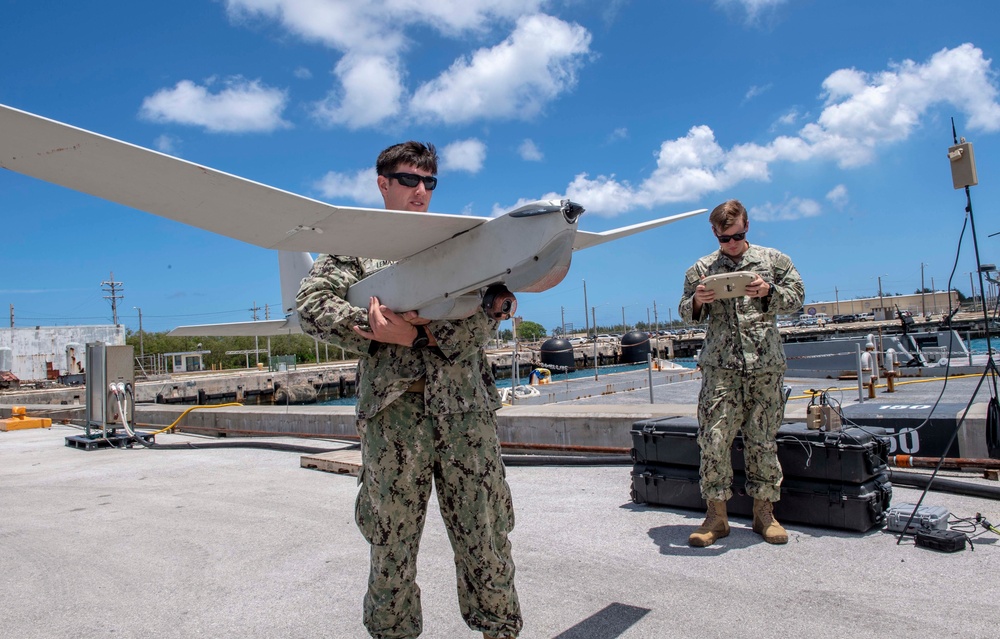 Republic Of Palau Vice President conducts visit with CRG-1, Det. Guam