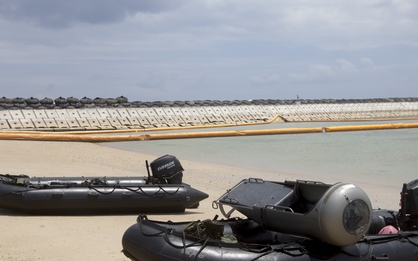 Recon Marines with the 31st MEU dive into DPD training on Okinawa