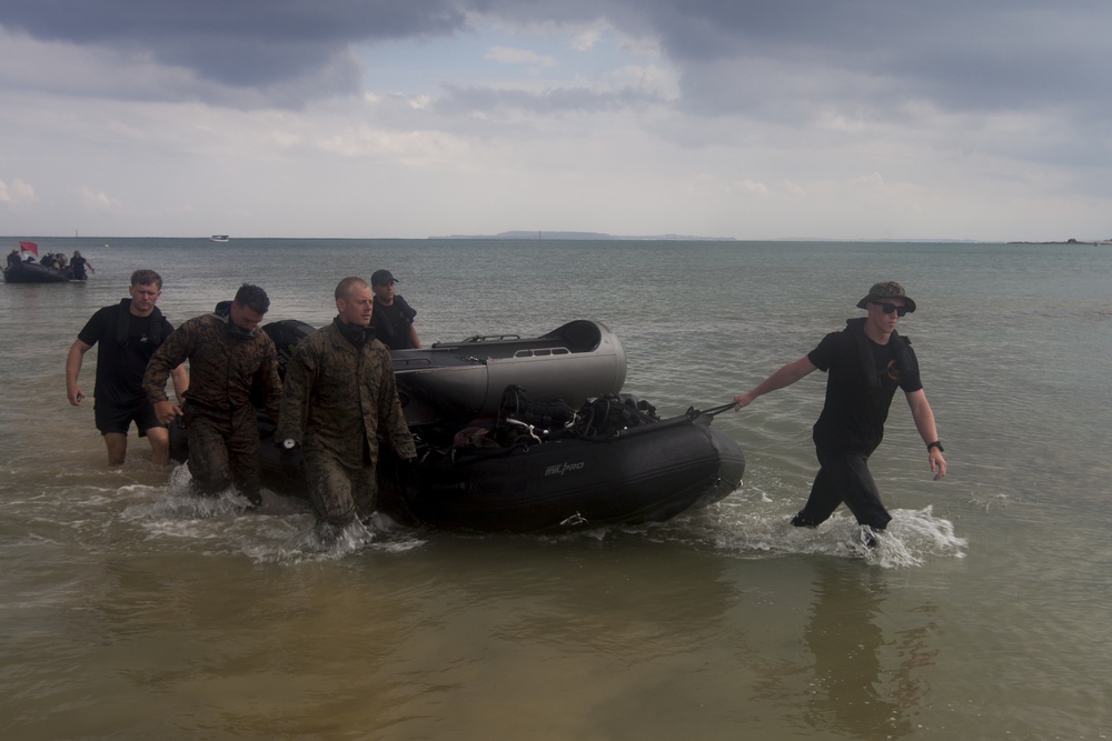 Recon Marines with the 31st MEU dive into DPD training on Okinawa