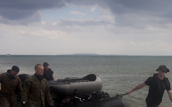 Recon Marines with the 31st MEU dive into DPD training on Okinawa
