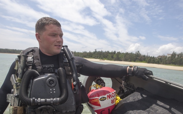 Recon Marines with the 31st MEU dive into DPD training on Okinawa