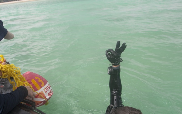 Recon Marines with the 31st MEU dive into DPD training on Okinawa