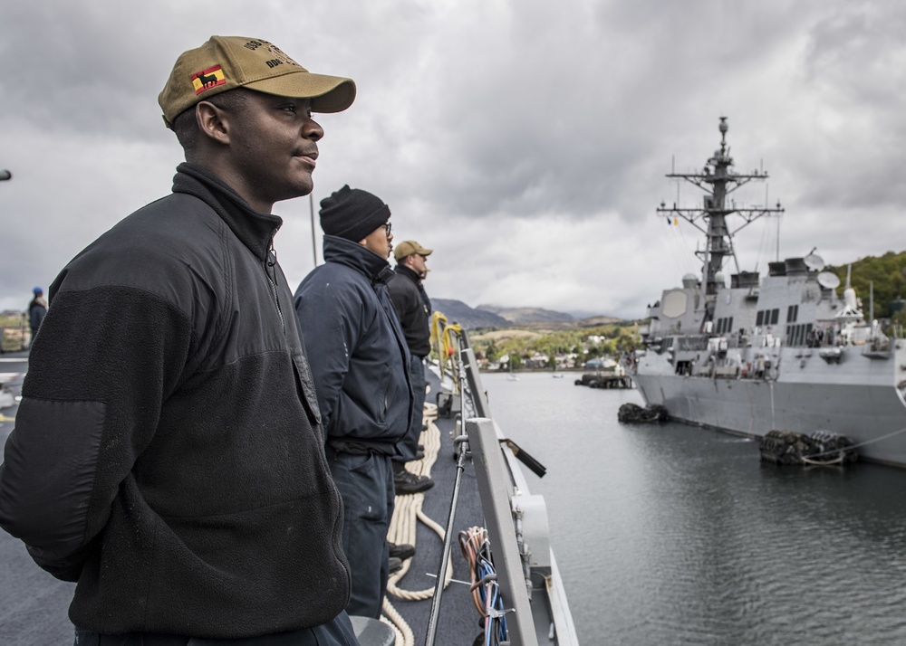 USS Carney (DDG 64)