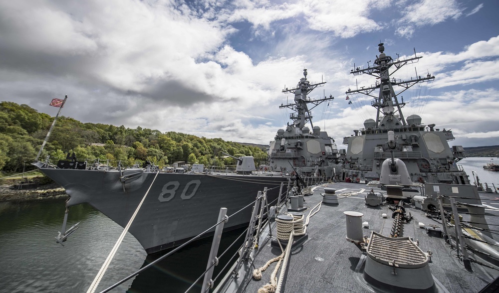 USS Carney (DDG 64)