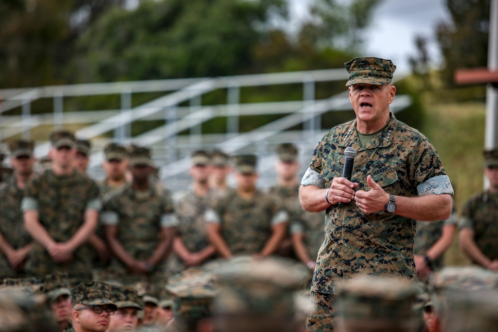 CMC Visits Marines on Camp Pendleton