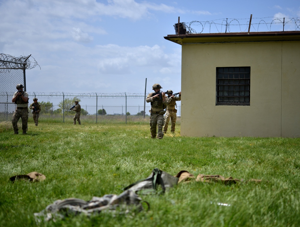 EOD tech attend tactical combat casualty care course