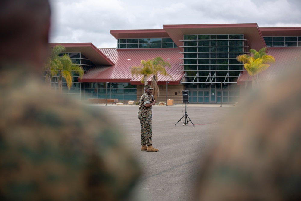 CMC Visits Marines on Camp Pendleton