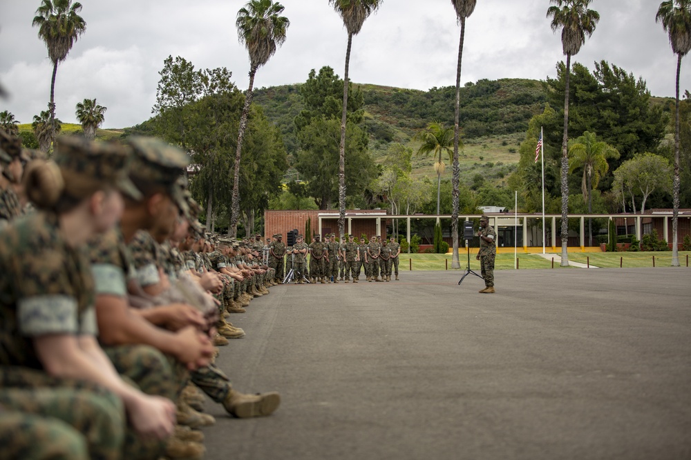 CMC Visits Marines on Camp Pendleton