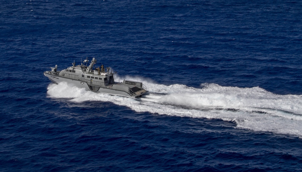 CRS-2 Mark VI patrol boats conduct maneuvering formations