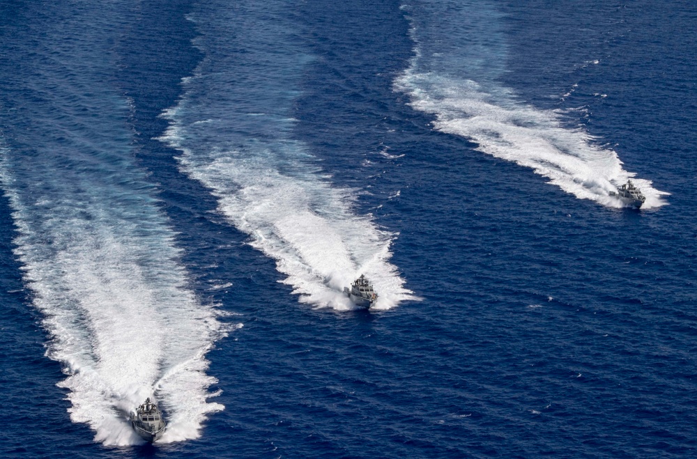 CRS-2 Mark VI patrol boats conduct maneuvering formations