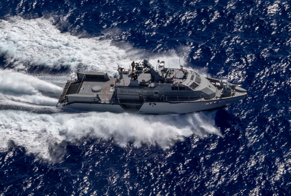 CRS-2 Mark VI patrol boats conduct maneuvering formations